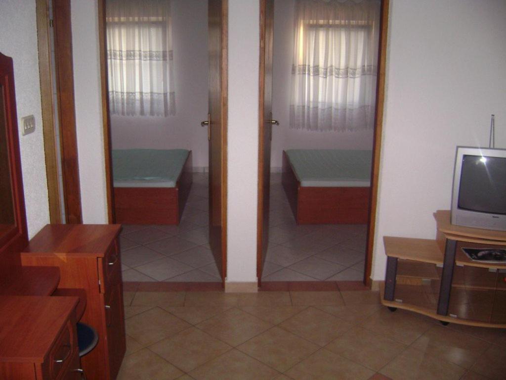 Apartmani Stjepan Veselko Vir Bagian luar foto