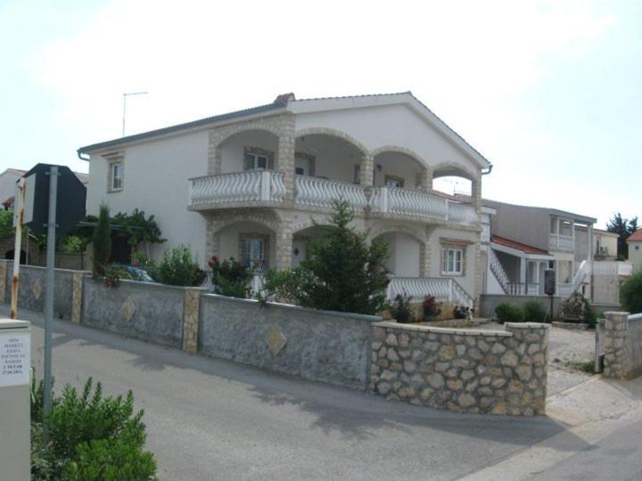 Apartmani Stjepan Veselko Vir Bagian luar foto