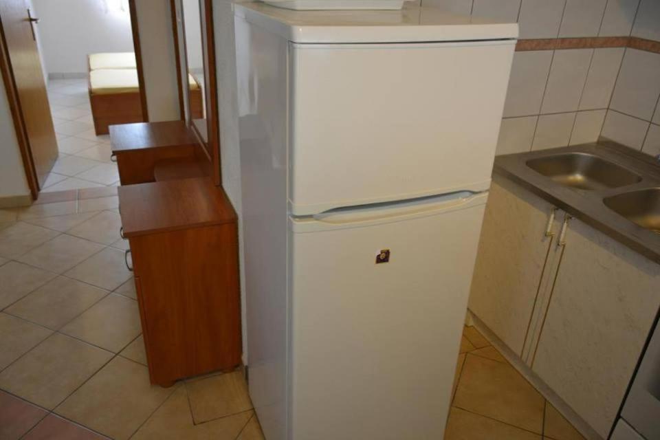 Apartmani Stjepan Veselko Vir Bagian luar foto